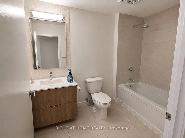 2520 Eglinton Ave W #1011 — Photo 10