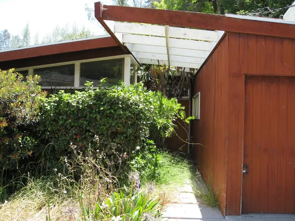 3200 Windsor Ave, Los Angeles, CA 90039