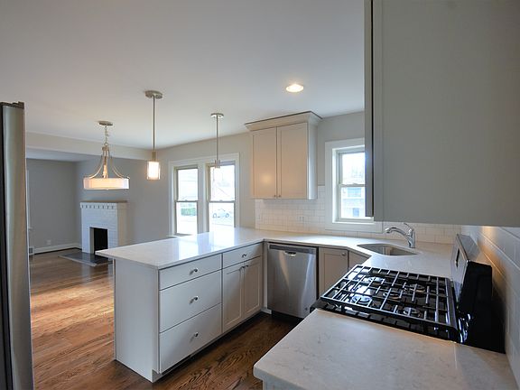 3rd image of 8502 Henrietta Ave