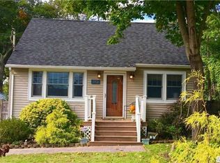 146 Concord Rd, Shirley, NY 11967