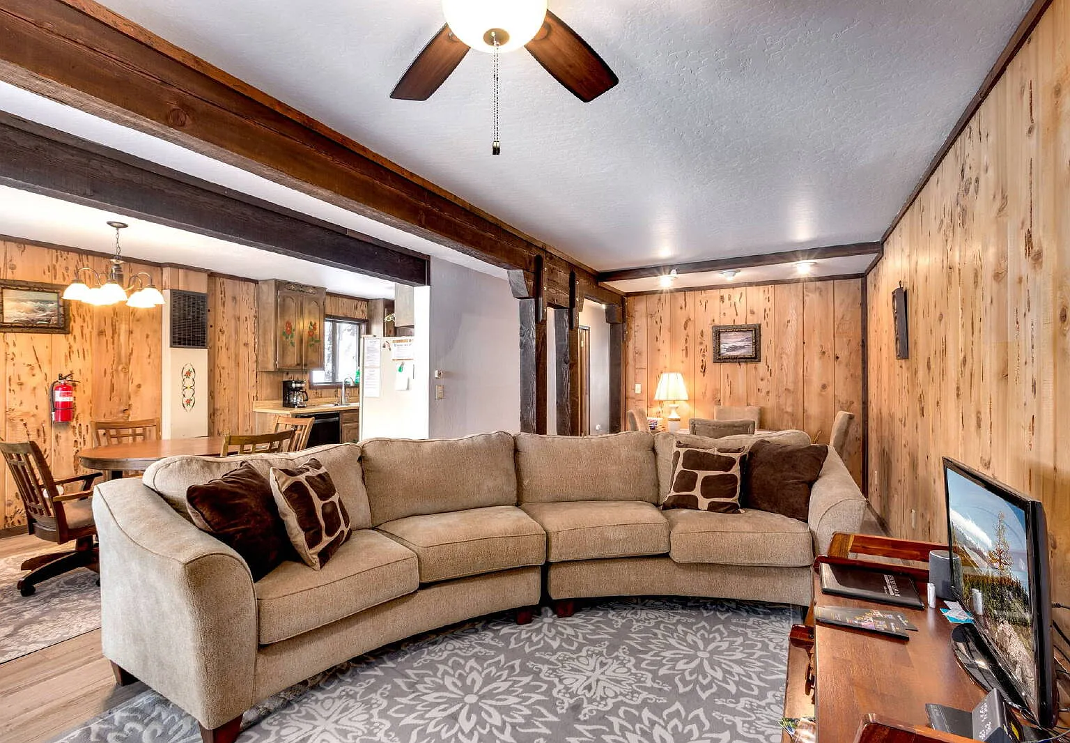 2 bed, 1.0 bath, $2,400 — Photo 2