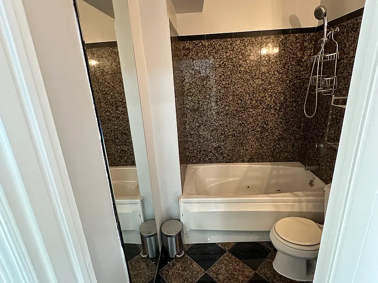 4215 N Lockwood Ave #11 — Photo 3