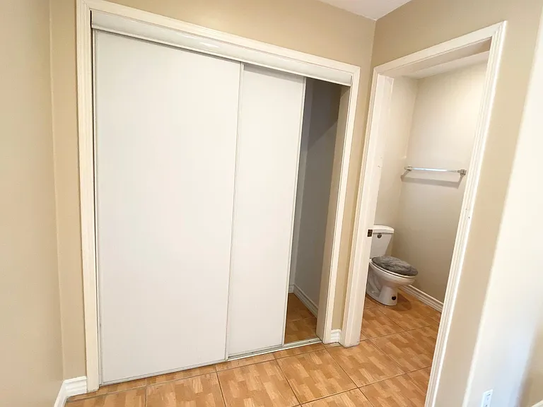 5960 Topeka Dr — Photo 29