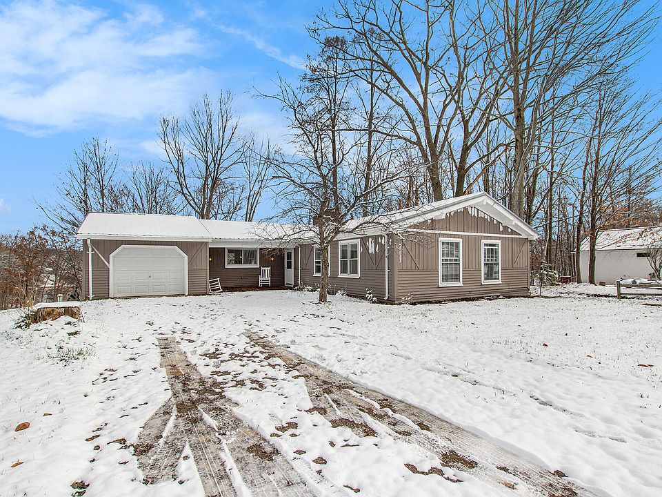 7711 White Birch Dr, Farwell, MI 48622 | Zillow