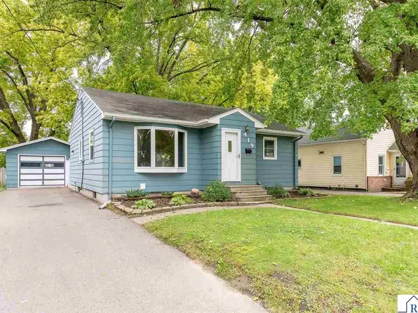 419 McKinley Ave, North Mankato, MN 56003