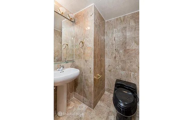 Rented by Douglas Elliman | media 21