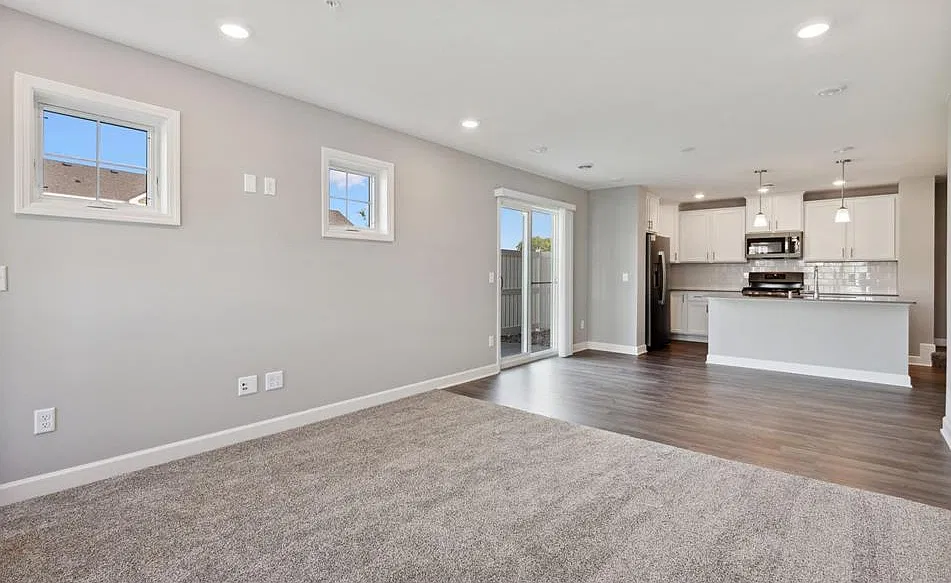 3 bed, 2.5 bath, 1800 sqft, $2,800 — Photo 1