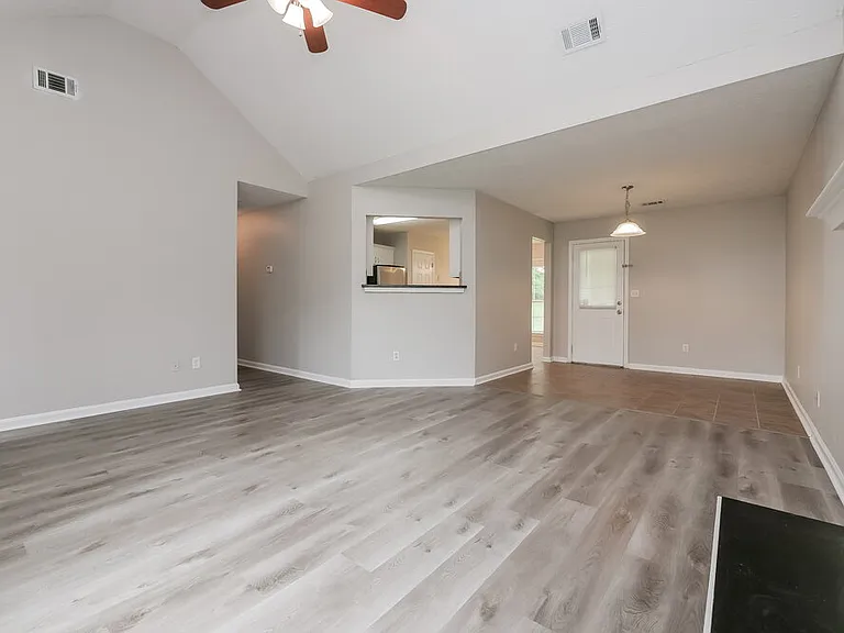 101 Floresta Dr — Photo 6