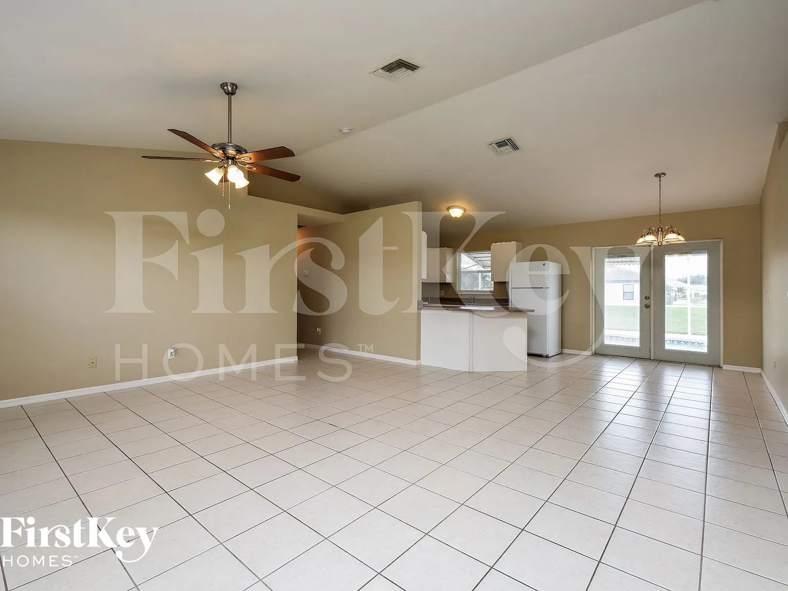 3 bed, 2.0 bath, 1276 sqft, $1,735 — Photo 3