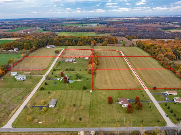 Dianne Ct #12, New London, WI 54961