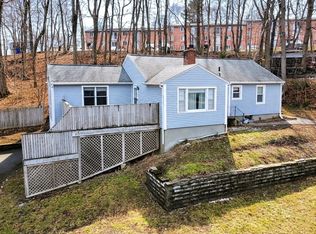 6 Roald St, Worcester, MA 01605