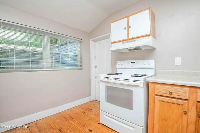 210 Dodson Ave — Photo 9
