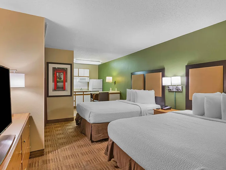Studio Suite - 2 Queen Beds