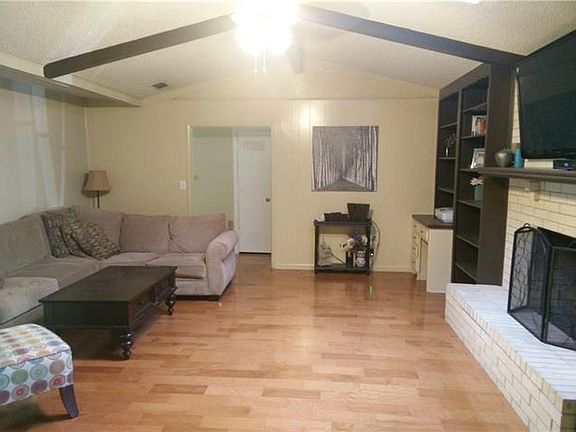 2nd image of 2413 Roundrock Trl