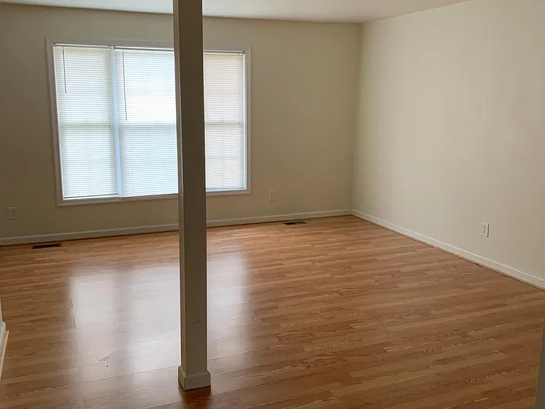 162 Lee St — Photo 10