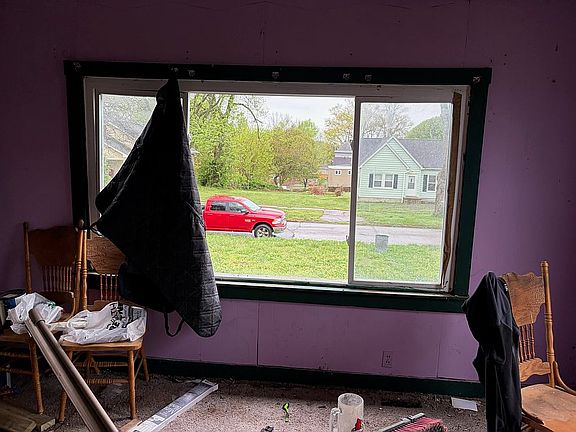 5th image of 406 E 7th St