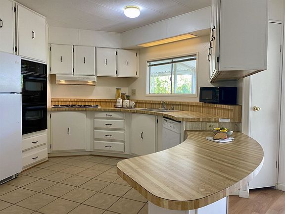 3rd image of 123 Via De Azulejos