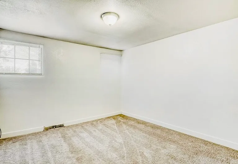 658 Meade St — Photo 6