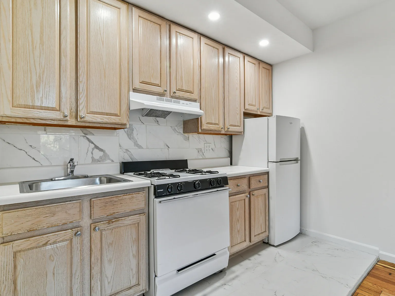 920 Riverside Drive — Photo 2