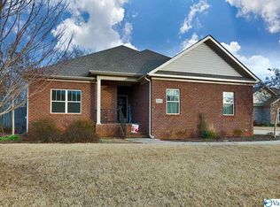 205 Poplar Glen Dr, Huntsville, AL 35811