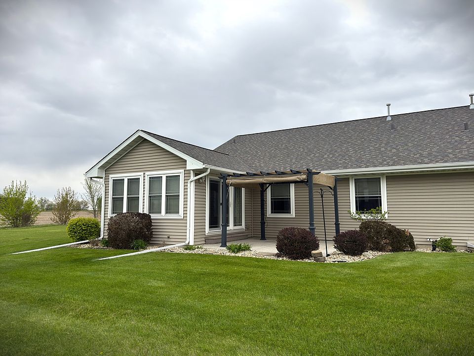2nd image of 512 Thomas Ave #16B
