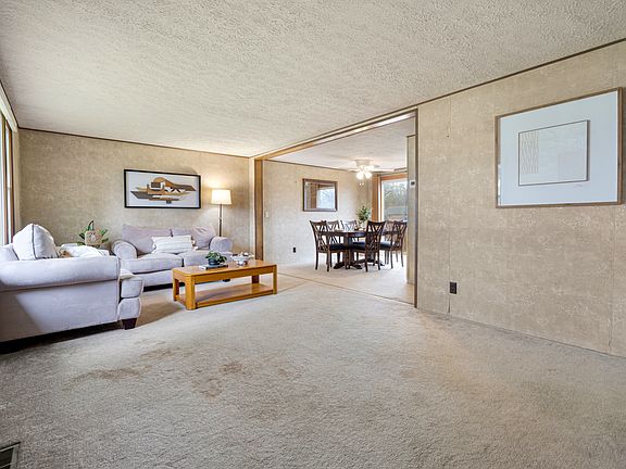 3rd image of 4300 Parkway Ave