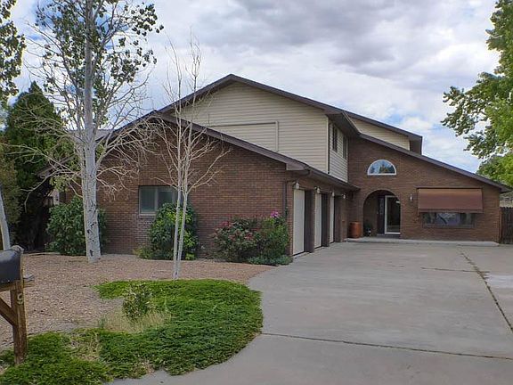 2nd image of 9 Karen Cir