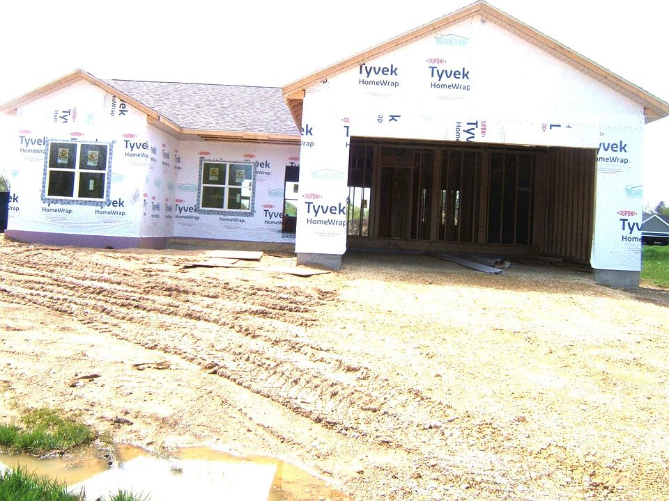 2nd image of 127 Pine Tree Ln