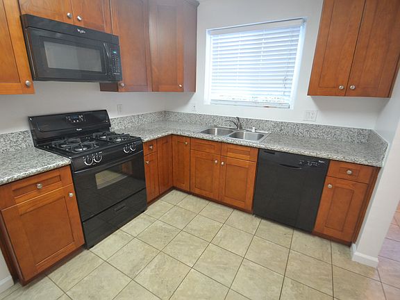 5th image of 11118 Telfair Ave