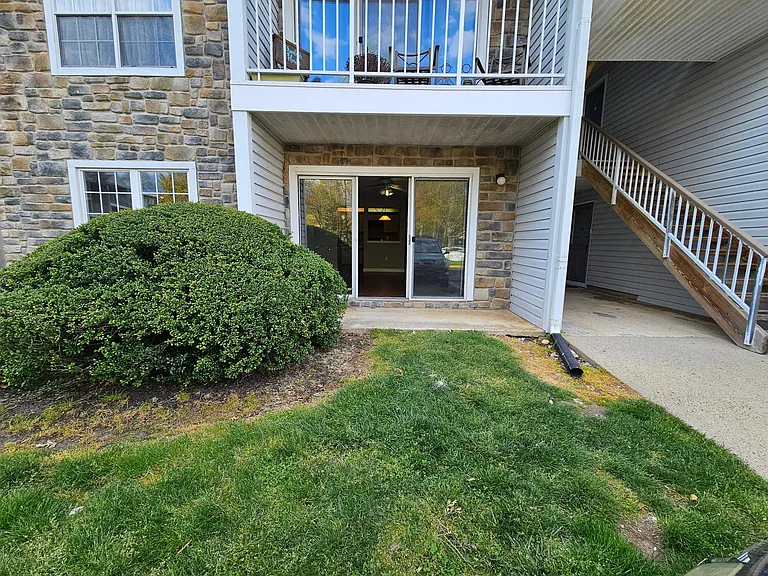 32 Holly Ct #32 — Photo 3