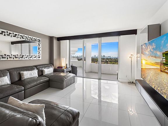4th image of 5151 Collins Ave APT 1420