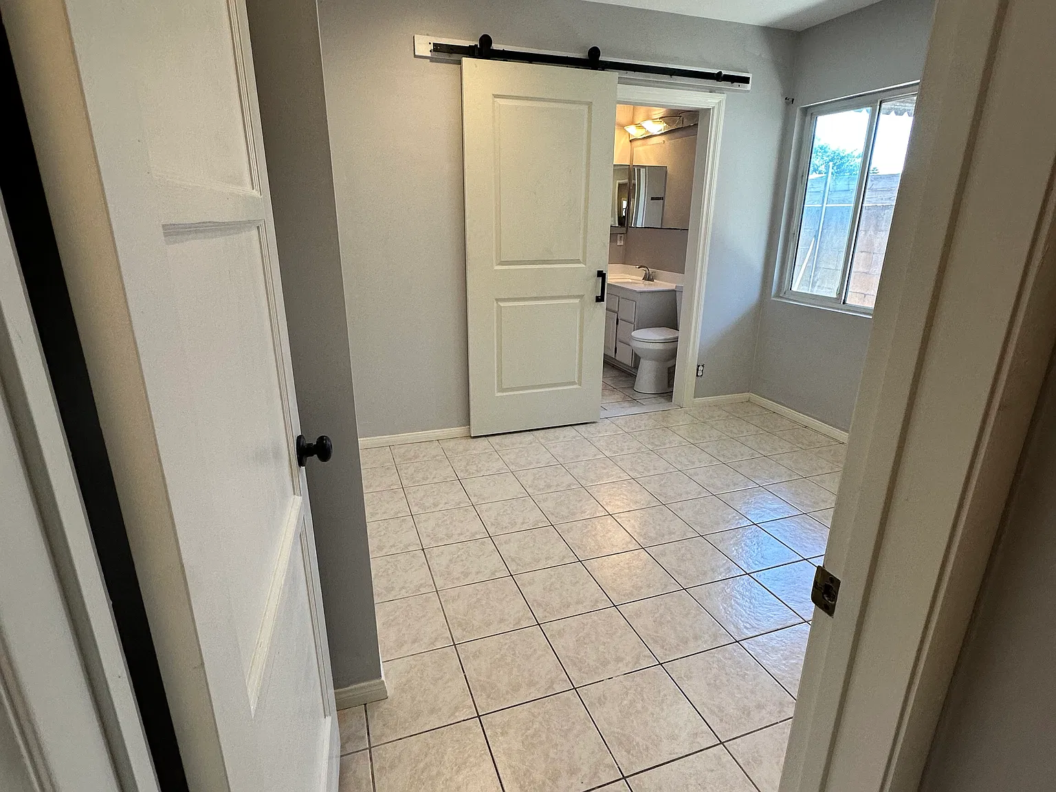 2 bed, 1068 sqft, $3,995 — Photo 4