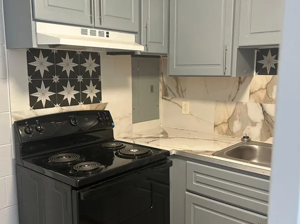 2455 Gervais St APT B, Columbia, SC 29204