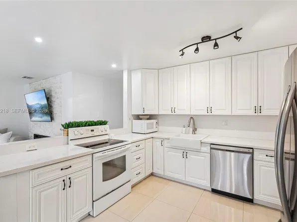 3721 W Valley Green Dr #48, Fort Lauderdale, FL 33328