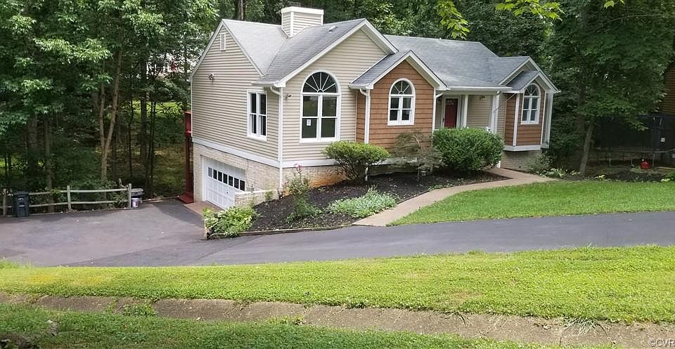 1st image of 12118 Mountain Laurel Dr