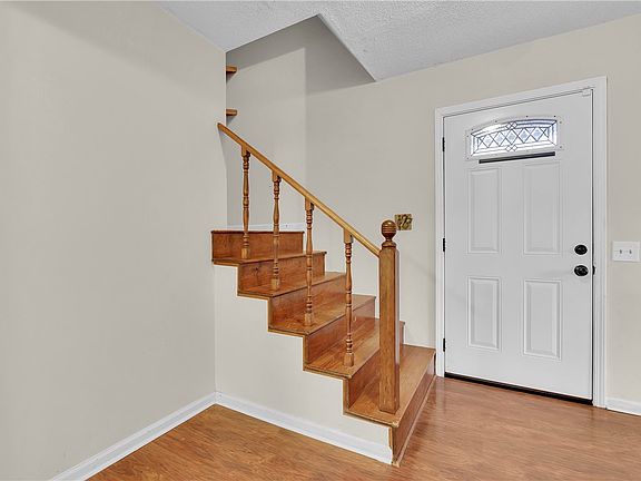 3rd image of 304 N Isundega St