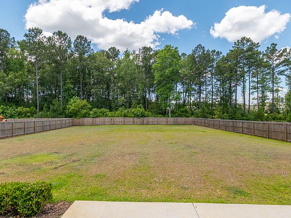 4th image of 534 Misty Bluff Circle