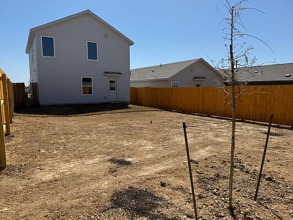 4th image of 12943 Kathleen St