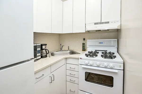 Rented by Corcoran | media 9