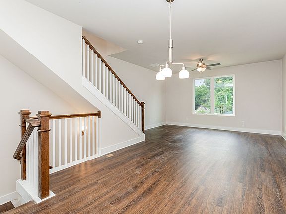 5th image of 208 Mattoon St