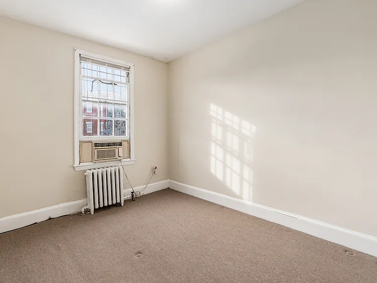 722 E St NE #2 — Photo 6