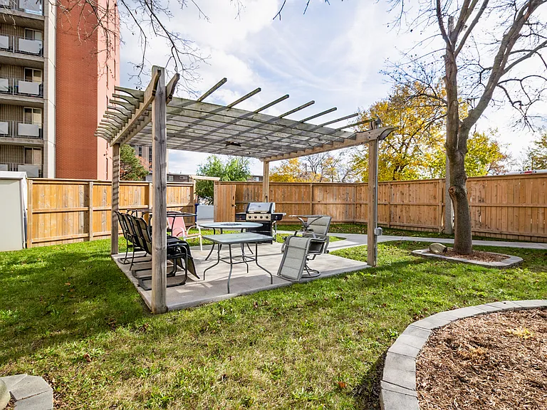 3445 Riverside Dr E — Photo 10