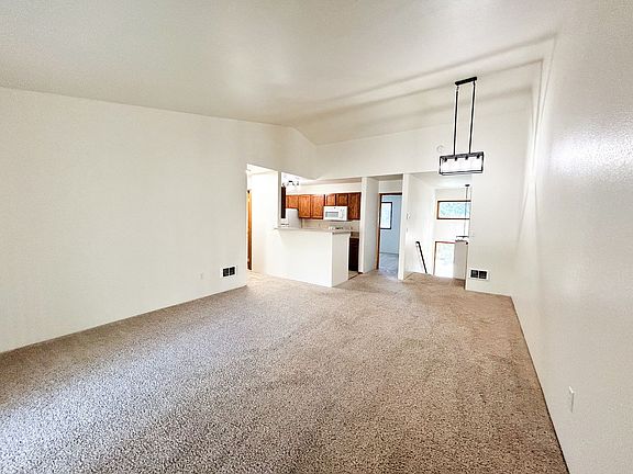 3rd image of 5613-5615 N Hills Dr #5617