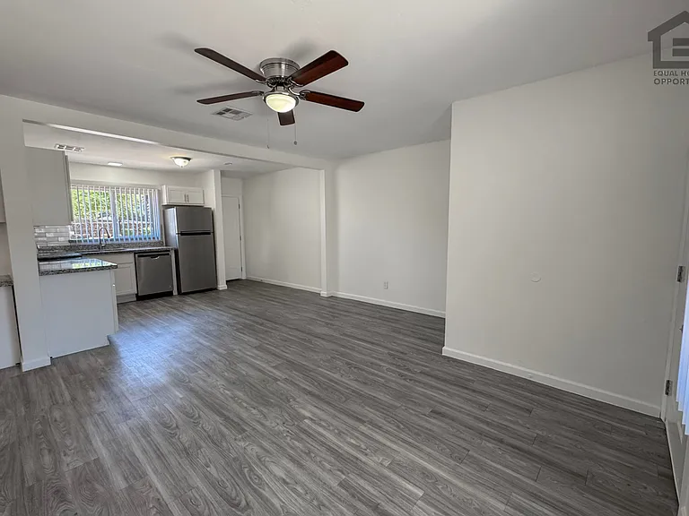 1346 E Willetta St — Photo 49