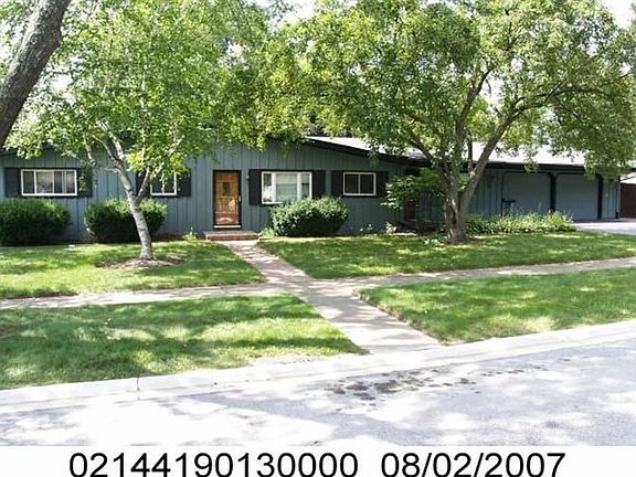 5th image of 659 E Eisenhower Ave