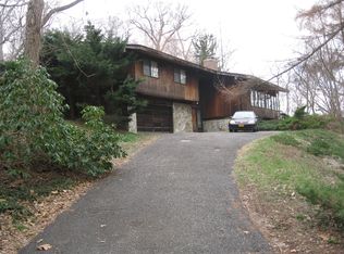 2 Truxton Ln, Northport, NY 11768