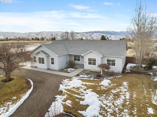 1505 Hughes Ln, Baker City, OR 97814