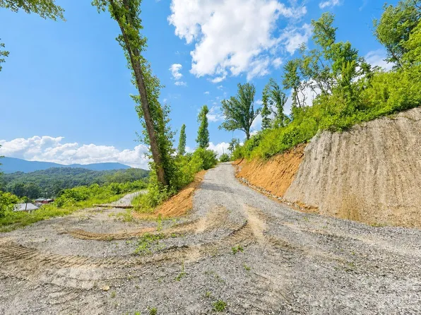 275 Sorrells Cove Rd #2-C-1, Waynesville, NC 28786