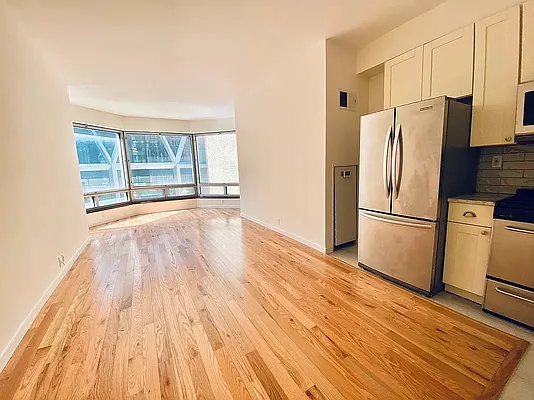 Rented by RELO REDAC INC. | media 2