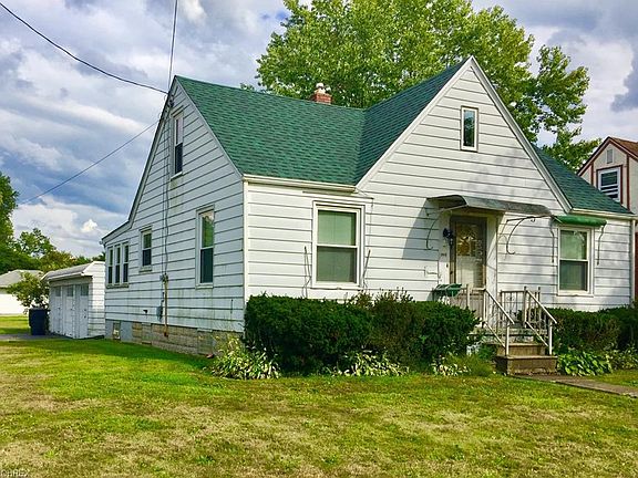 2nd image of 305 Meadowbrook Ave SE